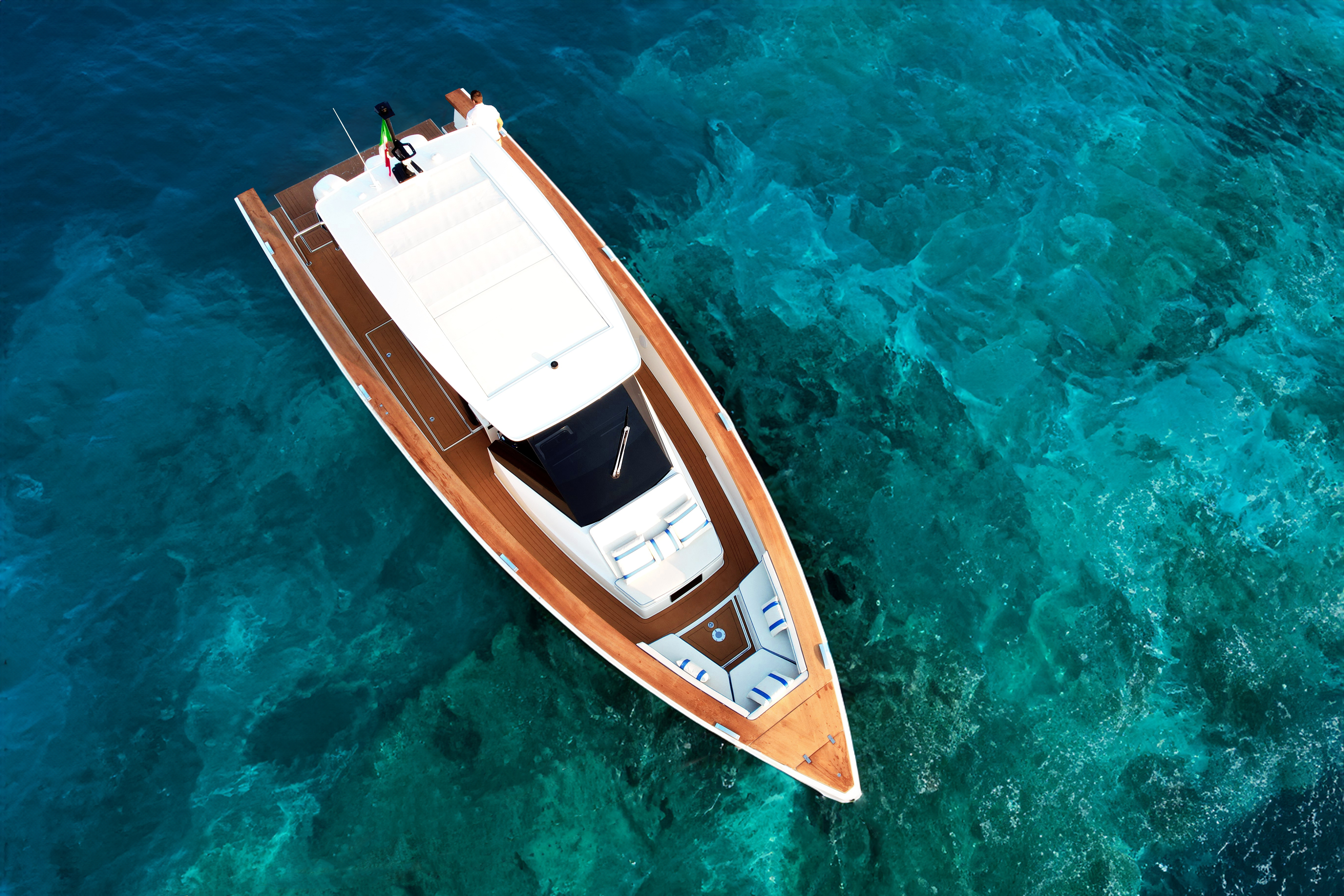 Swan Shadow 001 Charter: una fusione di prestazioni, qualità ed eleganza